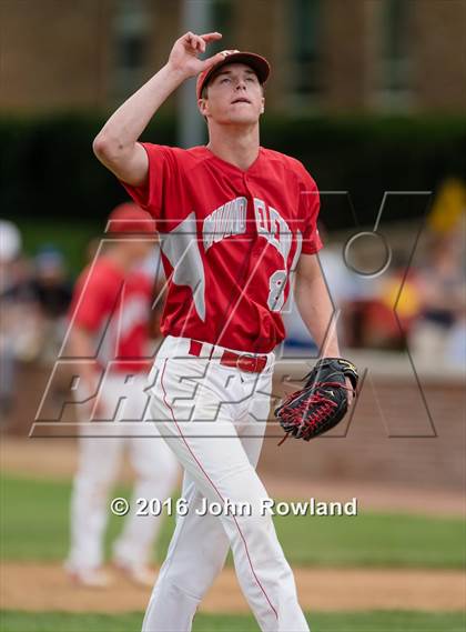 Thumbnail 3 in Mundelein vs. Libertyville (IHSA 4A Regional Final) photogallery.