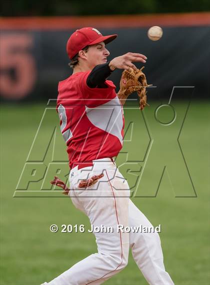 Thumbnail 2 in Mundelein vs. Libertyville (IHSA 4A Regional Final) photogallery.
