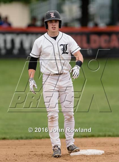 Thumbnail 1 in Mundelein vs. Libertyville (IHSA 4A Regional Final) photogallery.