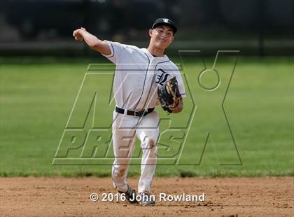 Thumbnail 2 in Mundelein vs. Libertyville (IHSA 4A Regional Final) photogallery.