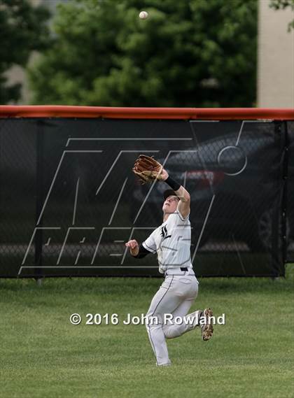 Thumbnail 1 in Mundelein vs. Libertyville (IHSA 4A Regional Final) photogallery.