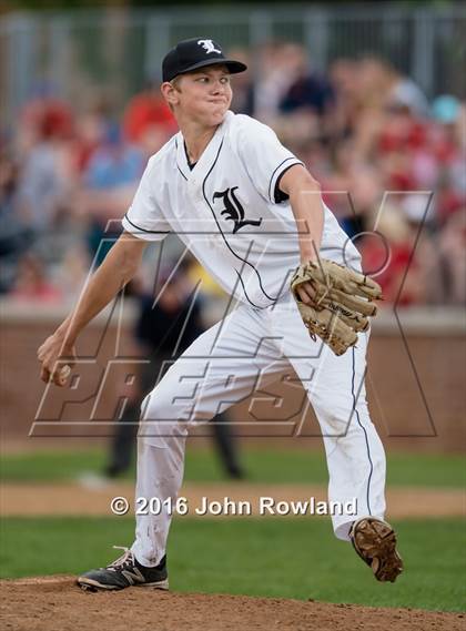 Thumbnail 3 in Mundelein vs. Libertyville (IHSA 4A Regional Final) photogallery.