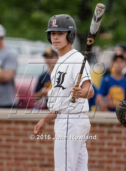 Thumbnail 3 in Mundelein vs. Libertyville (IHSA 4A Regional Final) photogallery.