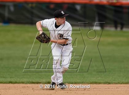 Thumbnail 2 in Mundelein vs. Libertyville (IHSA 4A Regional Final) photogallery.