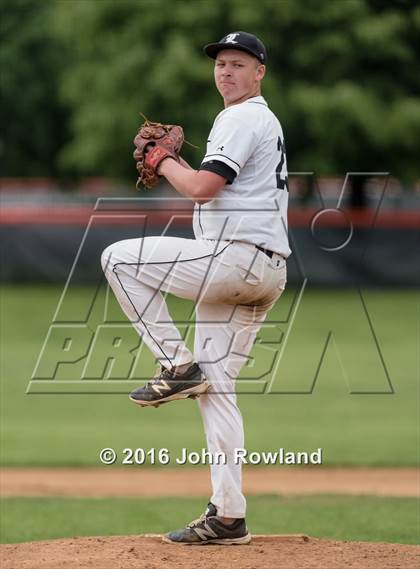 Thumbnail 2 in Mundelein vs. Libertyville (IHSA 4A Regional Final) photogallery.