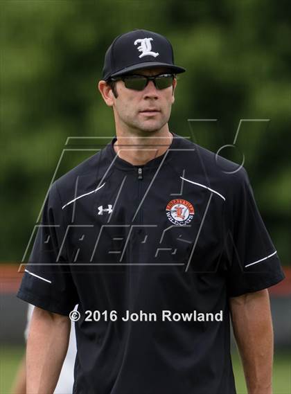 Thumbnail 3 in Mundelein vs. Libertyville (IHSA 4A Regional Final) photogallery.