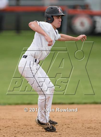 Thumbnail 2 in Mundelein vs. Libertyville (IHSA 4A Regional Final) photogallery.