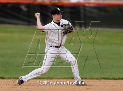 Thumbnail 1 in Mundelein vs. Libertyville (IHSA 4A Regional Final) photogallery.