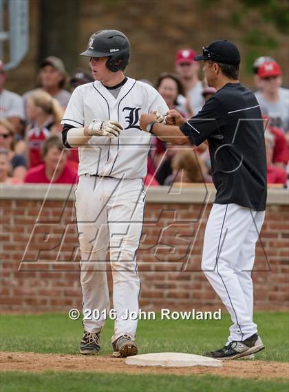 Thumbnail 3 in Mundelein vs. Libertyville (IHSA 4A Regional Final) photogallery.