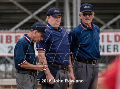 Thumbnail 1 in Mundelein vs. Libertyville (IHSA 4A Regional Final) photogallery.