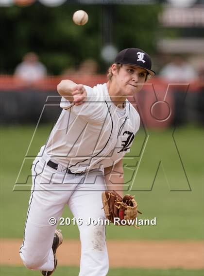 Thumbnail 1 in Mundelein vs. Libertyville (IHSA 4A Regional Final) photogallery.