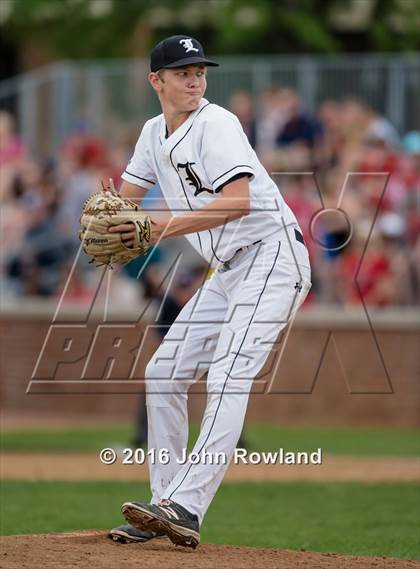 Thumbnail 2 in Mundelein vs. Libertyville (IHSA 4A Regional Final) photogallery.