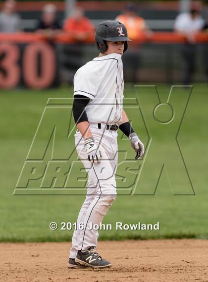 Thumbnail 3 in Mundelein vs. Libertyville (IHSA 4A Regional Final) photogallery.