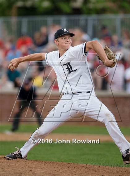 Thumbnail 1 in Mundelein vs. Libertyville (IHSA 4A Regional Final) photogallery.