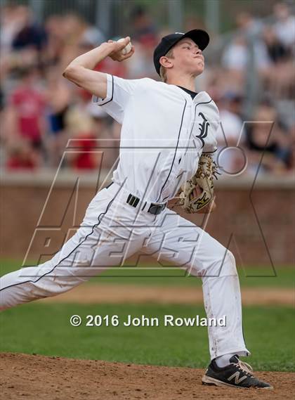 Thumbnail 2 in Mundelein vs. Libertyville (IHSA 4A Regional Final) photogallery.