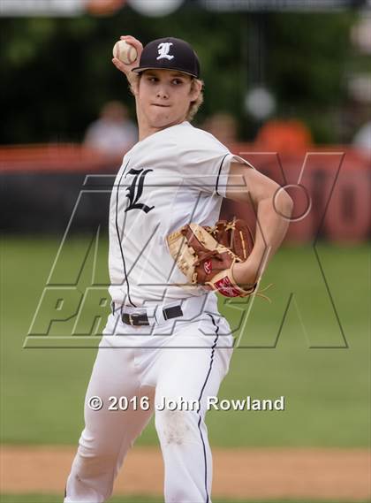 Thumbnail 3 in Mundelein vs. Libertyville (IHSA 4A Regional Final) photogallery.