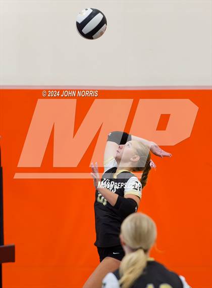 Thumbnail 3 in Rochester vs. Fairfield (Warsaw Invite) photogallery.