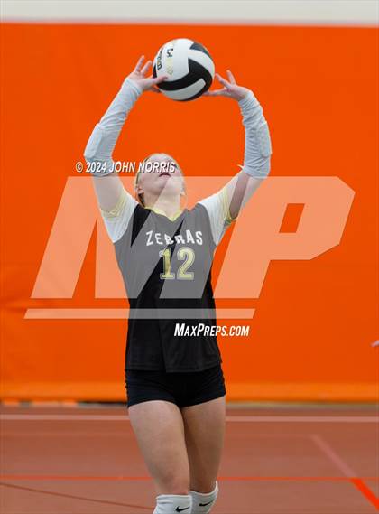 Thumbnail 3 in Rochester vs. Fairfield (Warsaw Invite) photogallery.