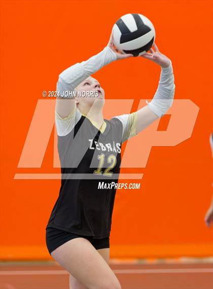 Thumbnail 3 in Rochester vs. Fairfield (Warsaw Invite) photogallery.