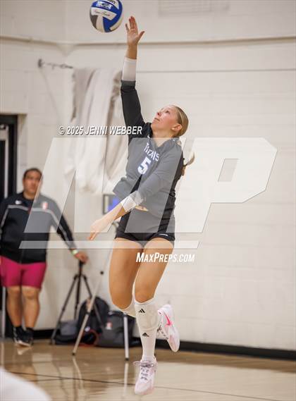 Thumbnail 2 in Papillion-LaVista South vs. South (Durango Fall Classic) photogallery.