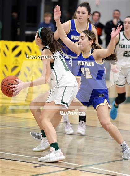 Thumbnail 1 in Norwood vs Pentucket Regional (MIAA Division 2 Round of 16) photogallery.