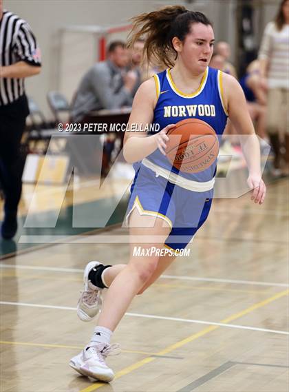 Thumbnail 1 in Norwood vs Pentucket Regional (MIAA Division 2 Round of 16) photogallery.