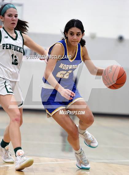 Thumbnail 1 in Norwood vs Pentucket Regional (MIAA Division 2 Round of 16) photogallery.