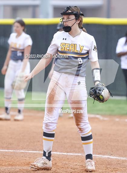 Thumbnail 3 in Sealy vs Randle photogallery.
