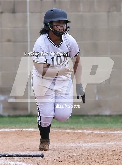 Thumbnail 3 in Sealy vs Randle photogallery.