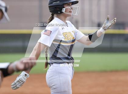 Thumbnail 2 in Sealy vs Randle photogallery.