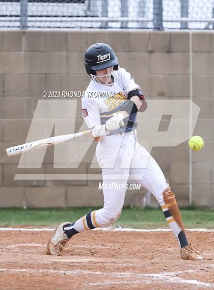 Thumbnail 2 in Sealy vs Randle photogallery.