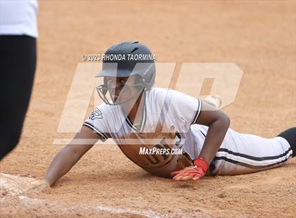 Thumbnail 3 in Sealy vs Randle photogallery.