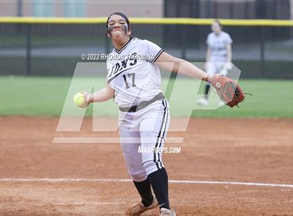 Thumbnail 1 in Sealy vs Randle photogallery.