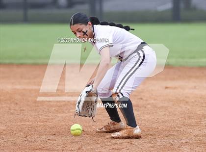 Thumbnail 3 in Sealy vs Randle photogallery.