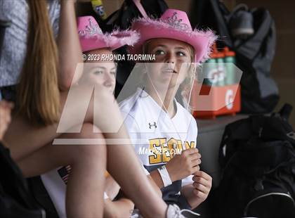 Thumbnail 2 in Sealy vs Randle photogallery.
