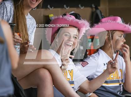 Thumbnail 3 in Sealy vs Randle photogallery.