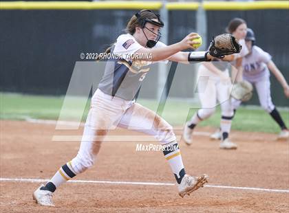Thumbnail 1 in Sealy vs Randle photogallery.