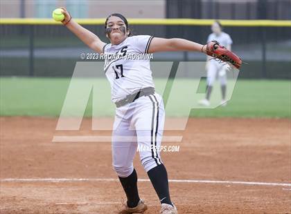 Thumbnail 3 in Sealy vs Randle photogallery.