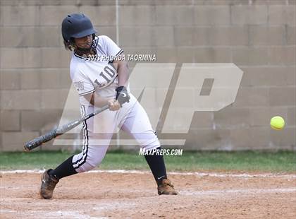 Thumbnail 1 in Sealy vs Randle photogallery.
