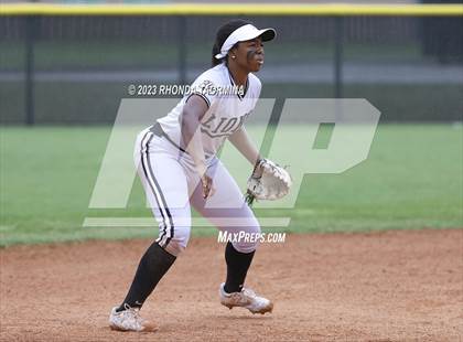 Thumbnail 3 in Sealy vs Randle photogallery.