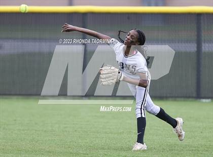 Thumbnail 3 in Sealy vs Randle photogallery.
