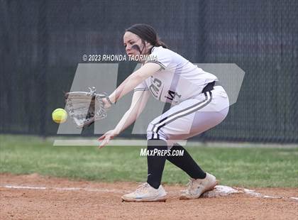 Thumbnail 1 in Sealy vs Randle photogallery.