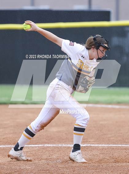 Thumbnail 1 in Sealy vs Randle photogallery.