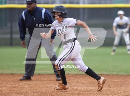 Thumbnail 1 in Sealy vs Randle photogallery.