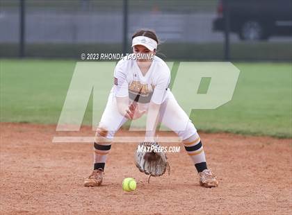 Thumbnail 1 in Sealy vs Randle photogallery.