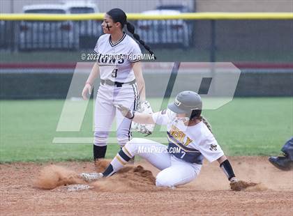 Thumbnail 3 in Sealy vs Randle photogallery.