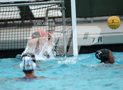 Thumbnail 1 in Terra Linda vs Moreau Catholic (Battle of the Bay) photogallery.