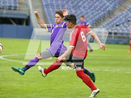Thumbnail 3 in Hoover vs. St. Augustine (City Championship @ Qualcomm Stadium) photogallery.