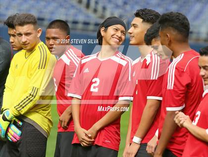 Thumbnail 3 in Hoover vs. St. Augustine (City Championship @ Qualcomm Stadium) photogallery.