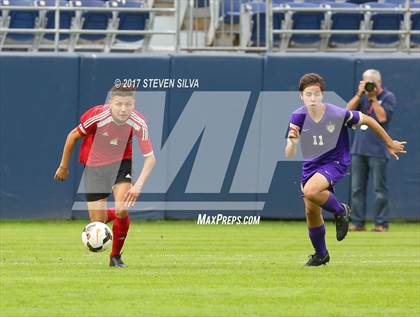 Thumbnail 2 in Hoover vs. St. Augustine (City Championship @ Qualcomm Stadium) photogallery.